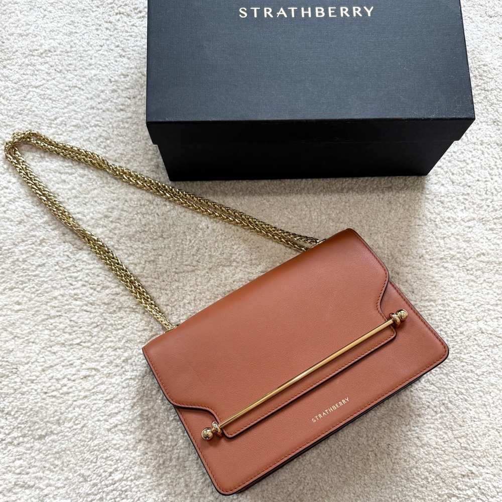 Strathberry
East/West leather shoulder bag
